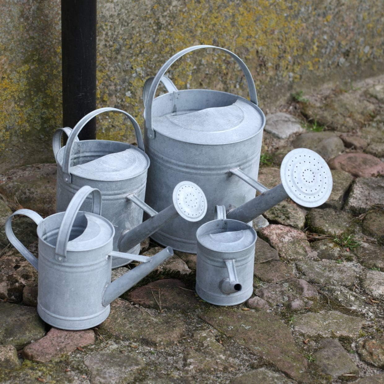 Esschert Design OZ44 Zinc Watering Can, Medium, 19"D x 7.9"W x 11"H, Silver - Image 3