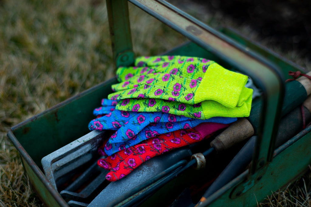 Gloves Red Floral Waterproof Gardening Gloves, 3 Pairs - Image 6