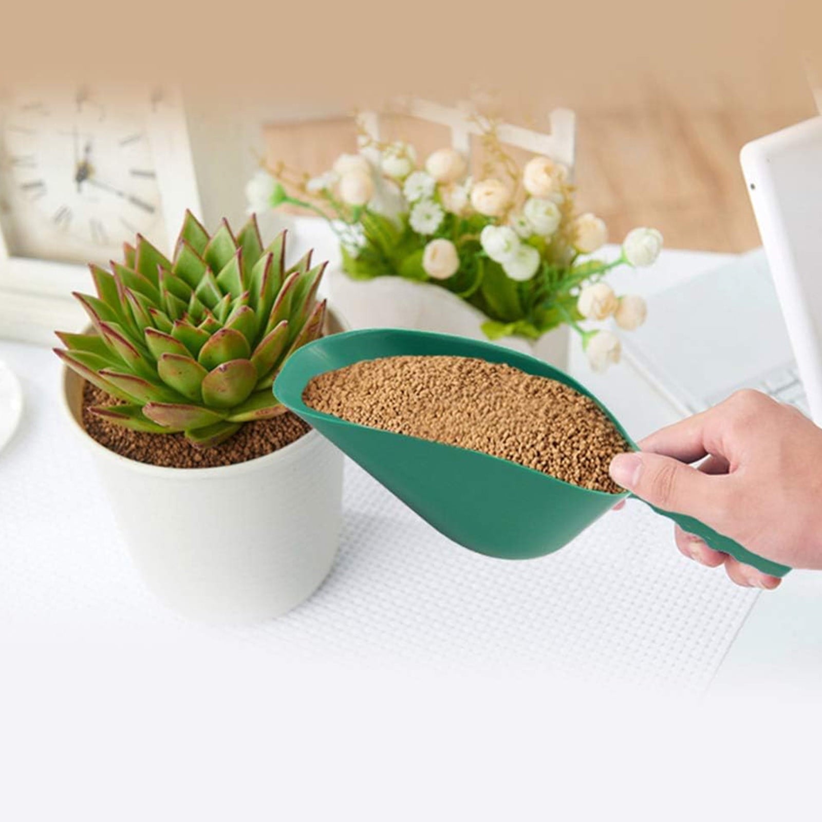 Plastic Gardening Shovel 11.81in Large Capacity Multi-Function Shovel for Planting Kitchen Pet Food Scoop Soil Loose ... - Image 4