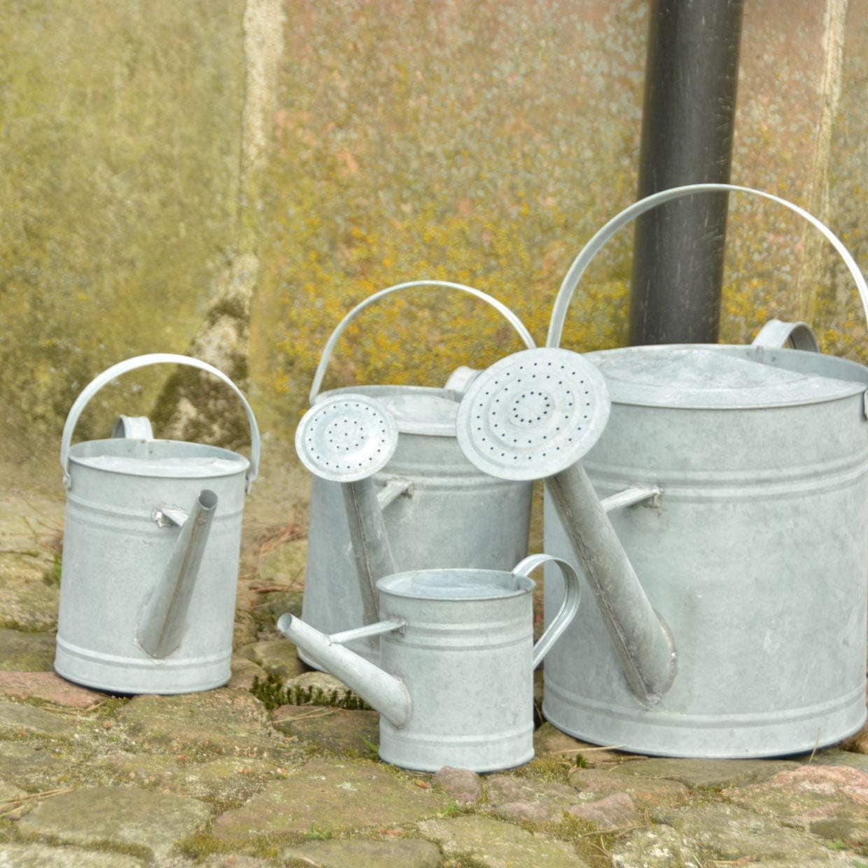 Esschert Design OZ44 Zinc Watering Can, Medium, 19"D x 7.9"W x 11"H, Silver - Image 2