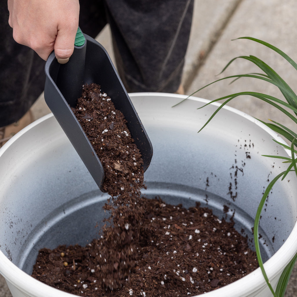 Expert Gardener Soil Scoop - Image 2