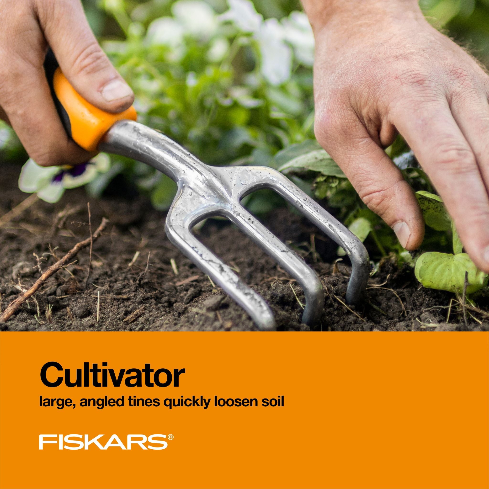 Fiskars Ergo Cultivator Garden Tool with Aluminum Head and Ergonomic Handle, 0.56 Pounds, Orange - Image 2