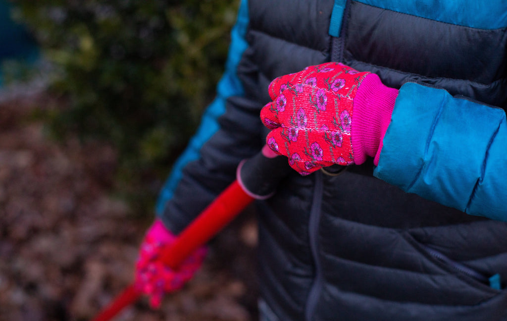 Gloves Red Floral Waterproof Gardening Gloves, 3 Pairs - Image 3